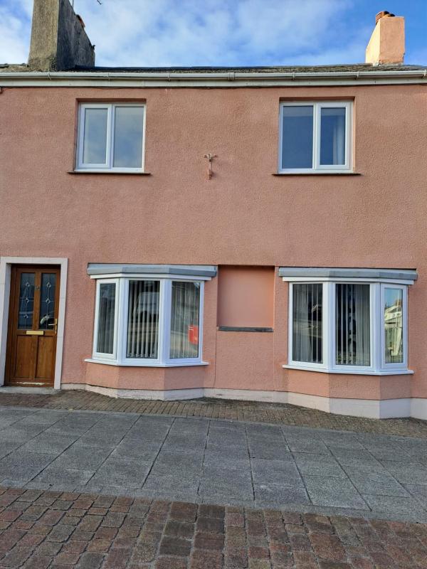 Four-Bedroom House image 2