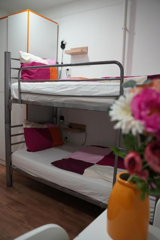 Bed in 4-Bed Mixed Dormitory Room image 2