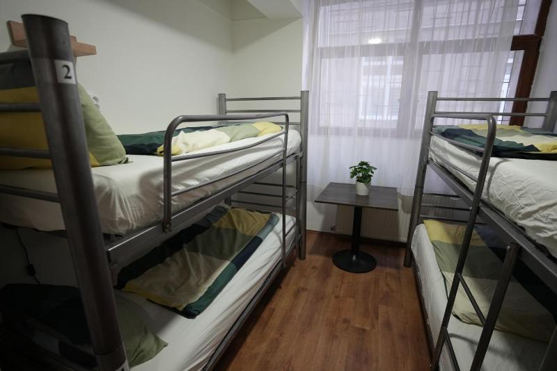Bed in 4-Bed Mixed Dormitory Room image 3