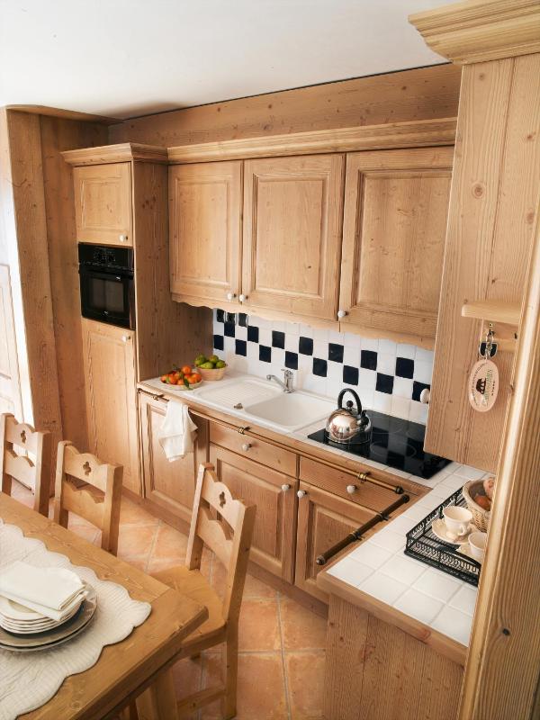 Two-Bedroom Apartment (6 Adults) with Spa Access image 2