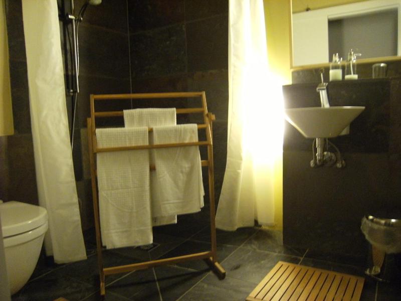 Double Room image 3