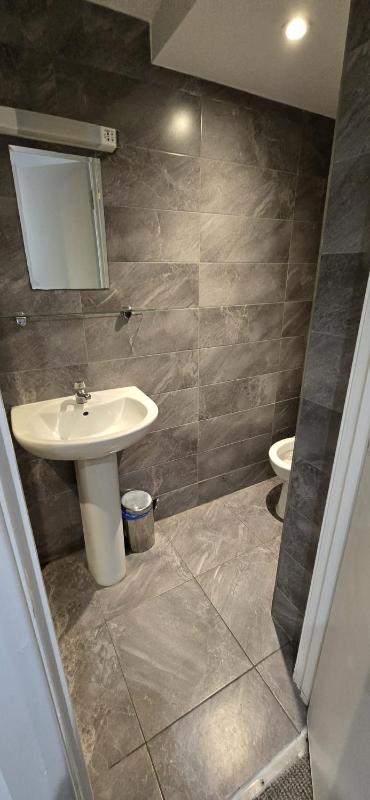 Standard Triple Room image 2