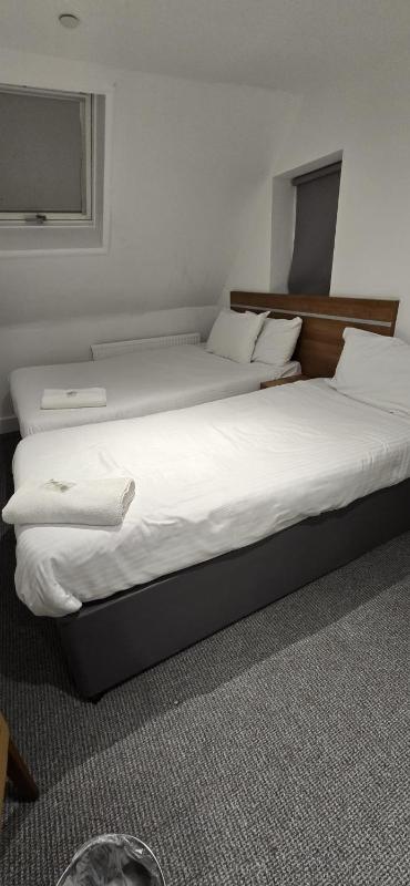 Standard Triple Room image 3