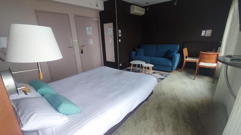Quadruple Room with Balcony image 1