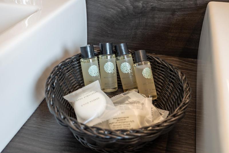 Superior Family Room image 3