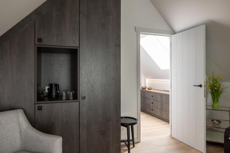 Superior Family Room image 4