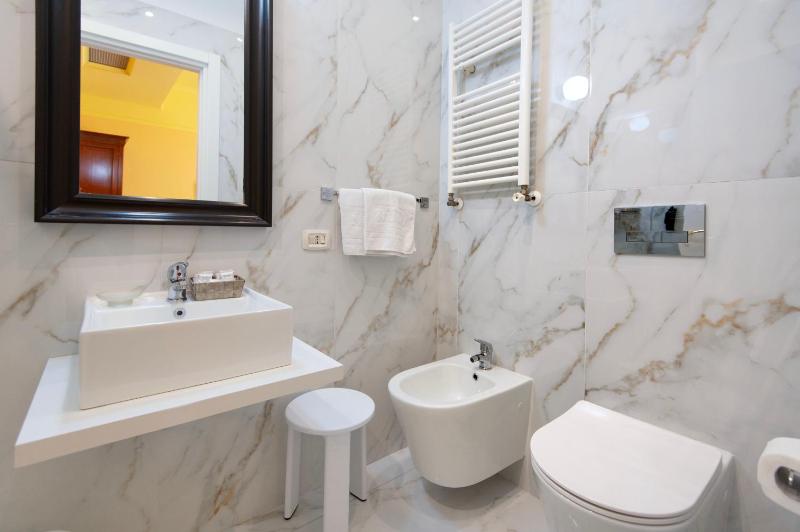 Superior Double Room image 3