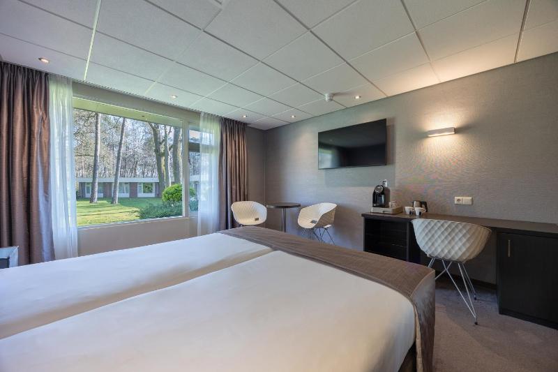Comfort Room With Air Conditioning image 2