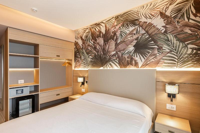 Standard Single Room image 2
