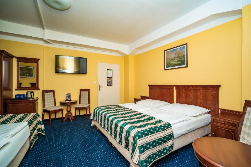 Quadruple Room image 3