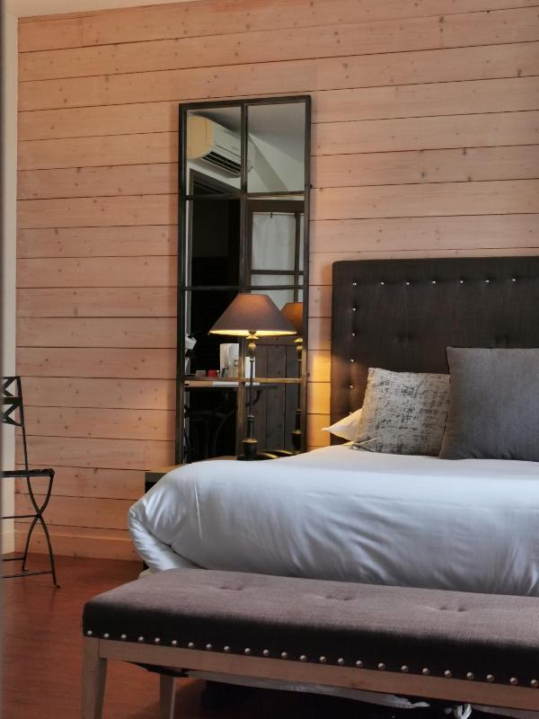 Deluxe Double Room image 3