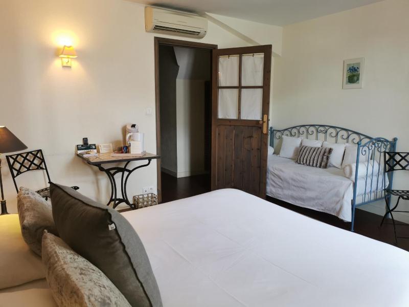 Comfort Triple Room image 2