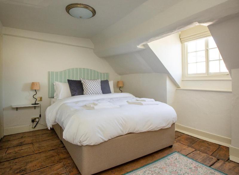 Three-Bedroom Apartment image 4