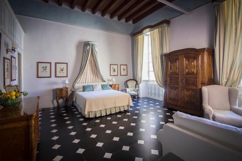 Double Room image 1