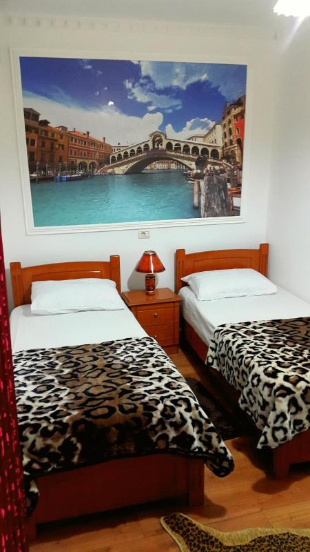 Standard Twin Room image 1