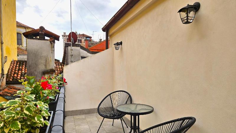 Double or Twin Room image 3