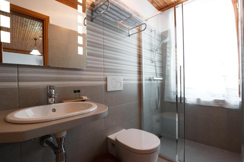 Double or Twin Room image 4