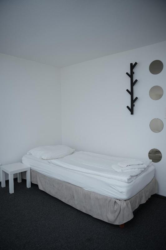 Single Room with Bathroom image 1