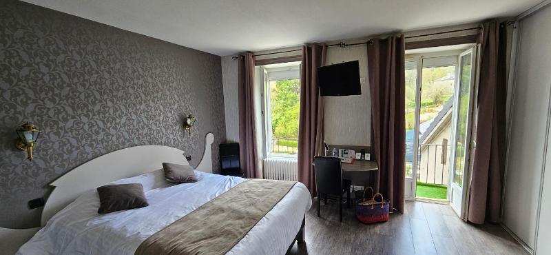 Double Room with Garden View image 1