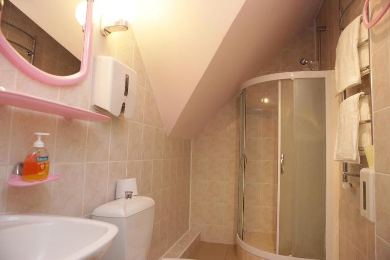 Twin Room image 2