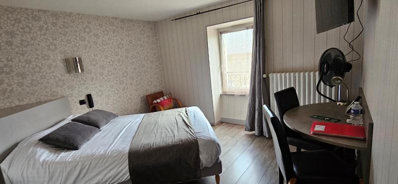 Double Room image 3
