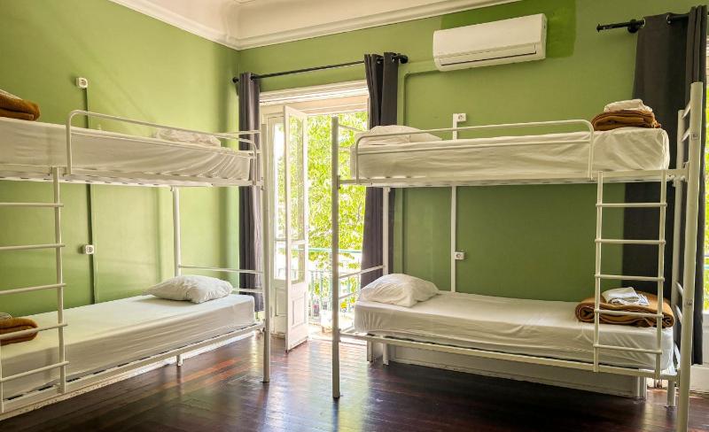 Bed in 10-Bed Mixed Dormitory Room image 3