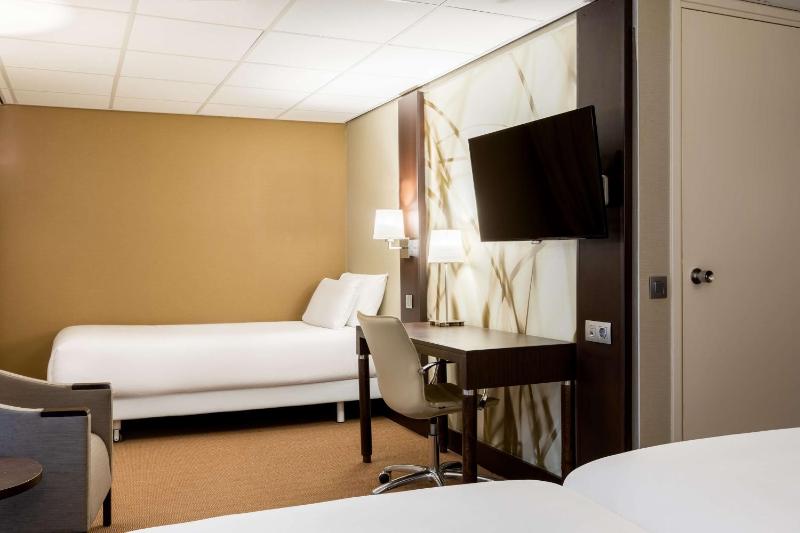 Standard Triple Room image 3