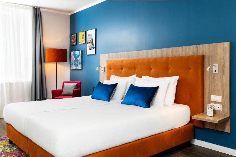 Superior Double or Twin Room image 4