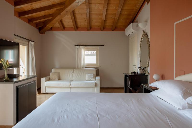 Junior Suite image 2