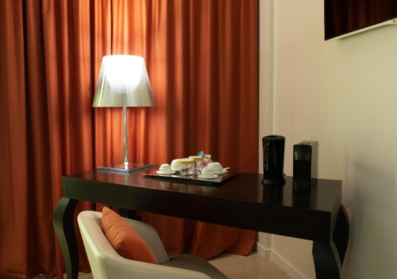 Suite with Spa Bath image 4