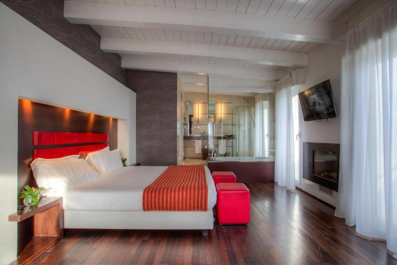 Suite with Sea View image 1