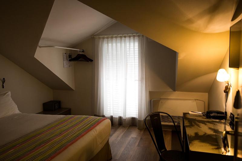Standard Double or Twin Room image 3