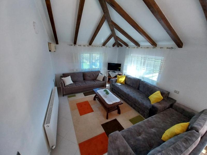Guest House Ilir - image 12