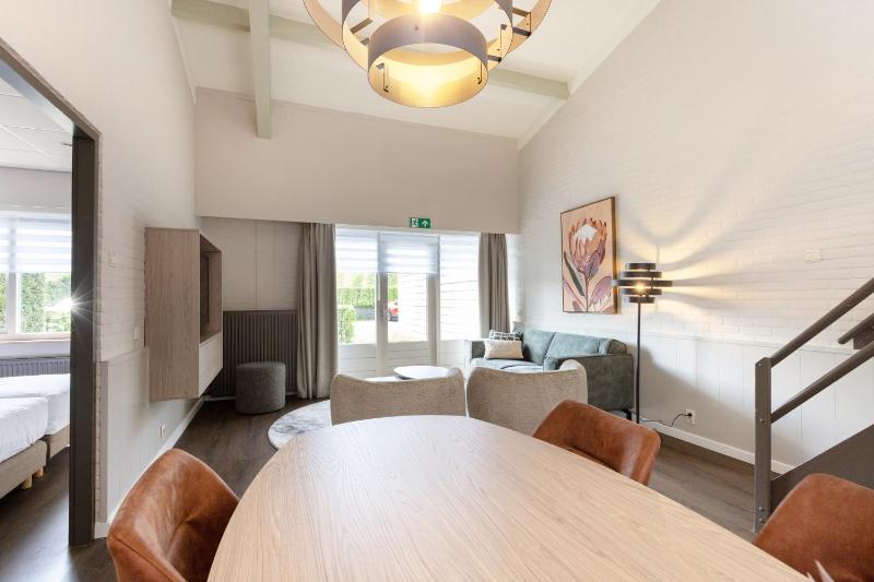 Family Room image 1