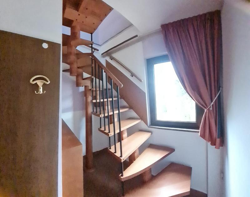 One-Bedroom Apartment - Attic image 4