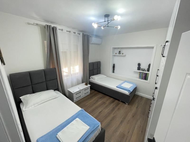 Saranda Apartment Brajan - image 9