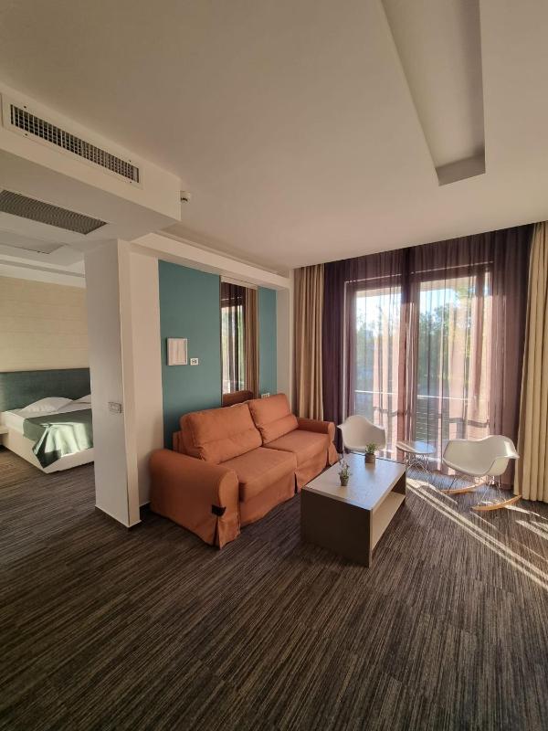 Suite with Balcony image 1