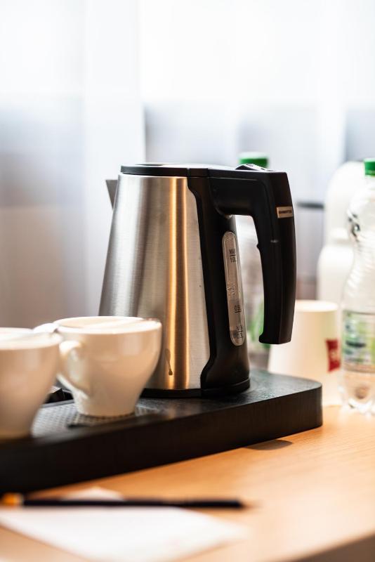 Standard Queen Room image 2