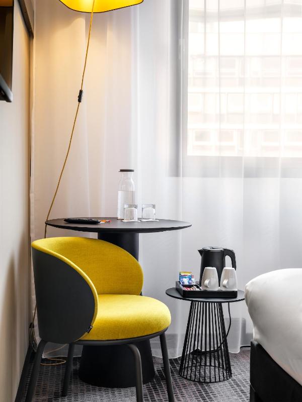 Family Standard Room with 1 Double Bed and 1 Single Bed  image 3