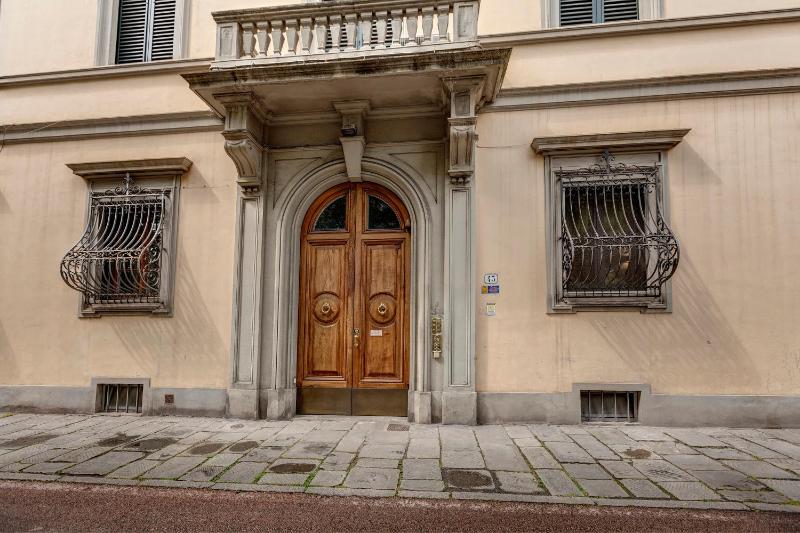 Gramsci Apartment by Mamo Florence - image 9