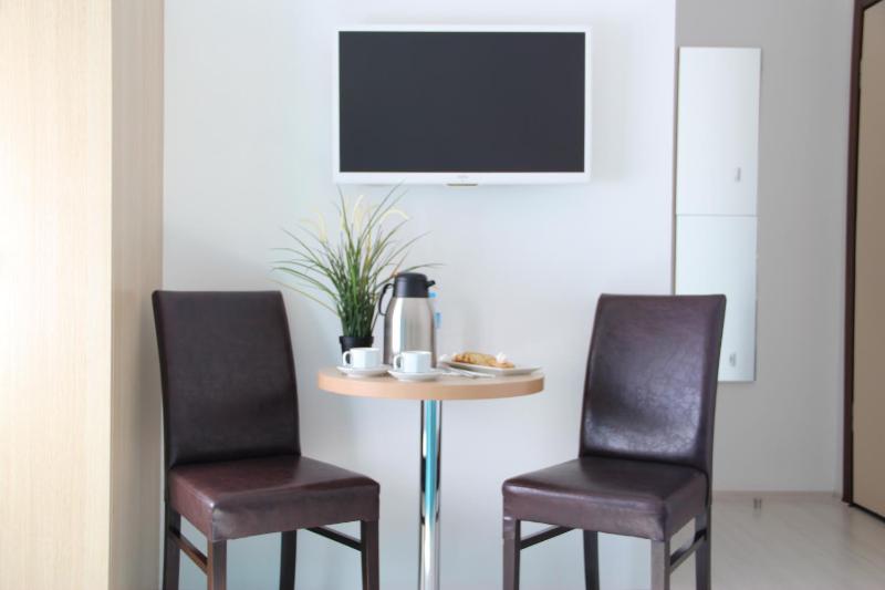 Deluxe Double or Twin Room image 4