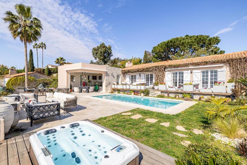 REF 2165- Mandelieu La Napoule- Sea view Villa for rent - image 7