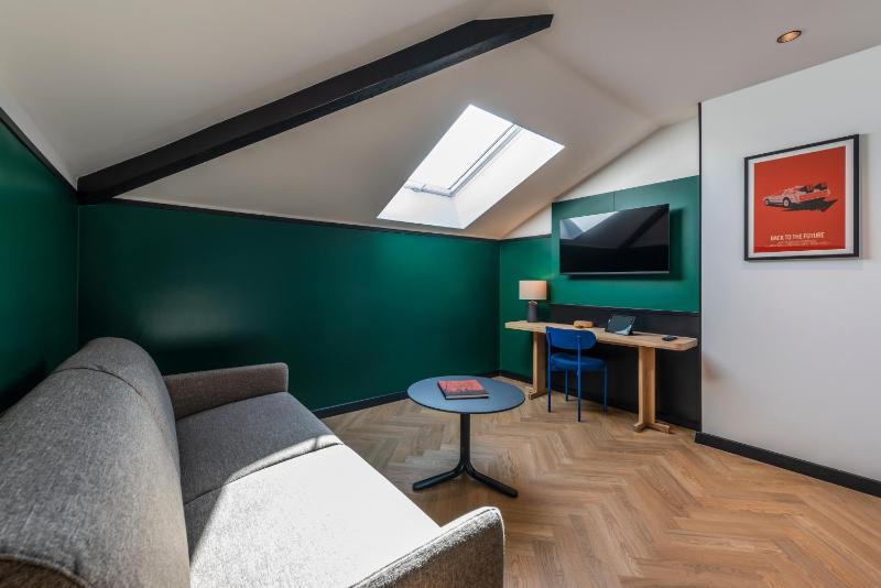 Suite with Terrace image 4