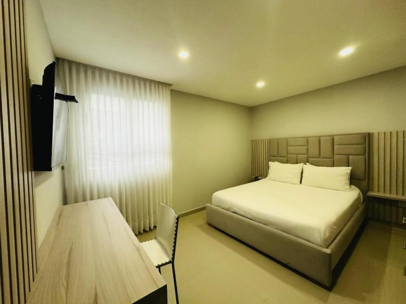 Hotel OR Suite - image 13