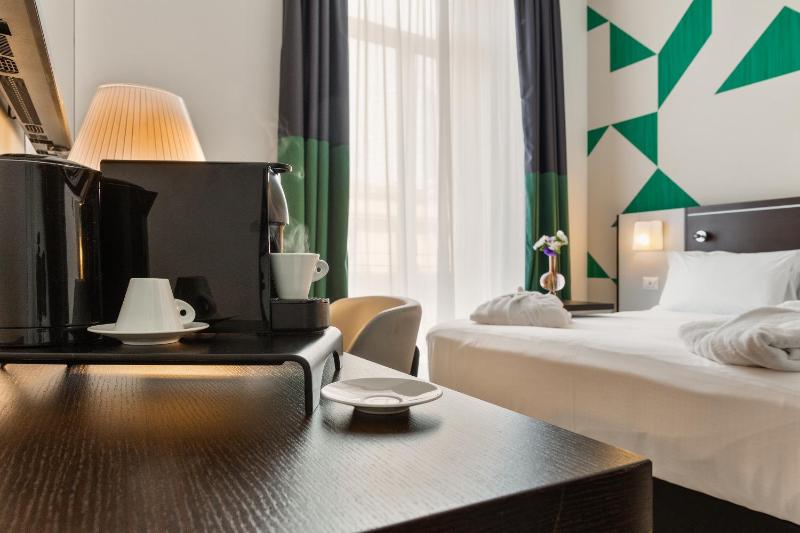 Classic Single Room image 2