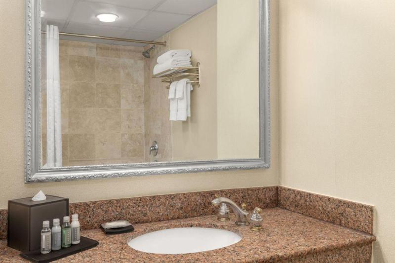 King Room image 2