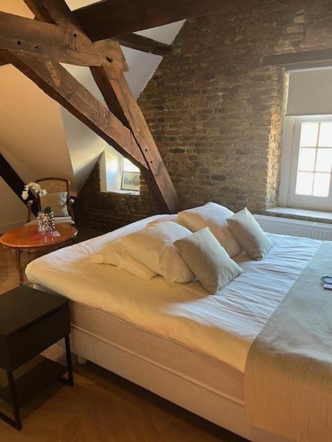 Deluxe Double Room image 4
