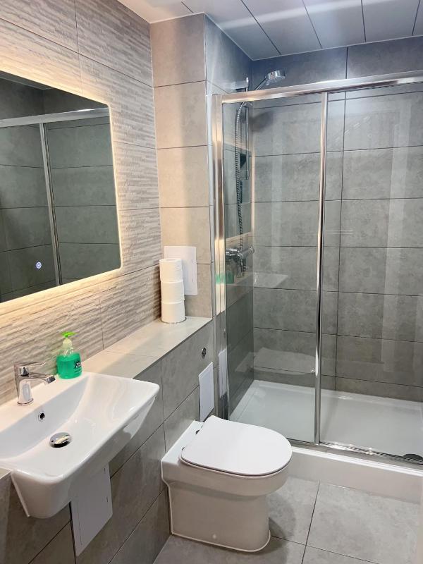 Double Room with Shared Bathroom image 1