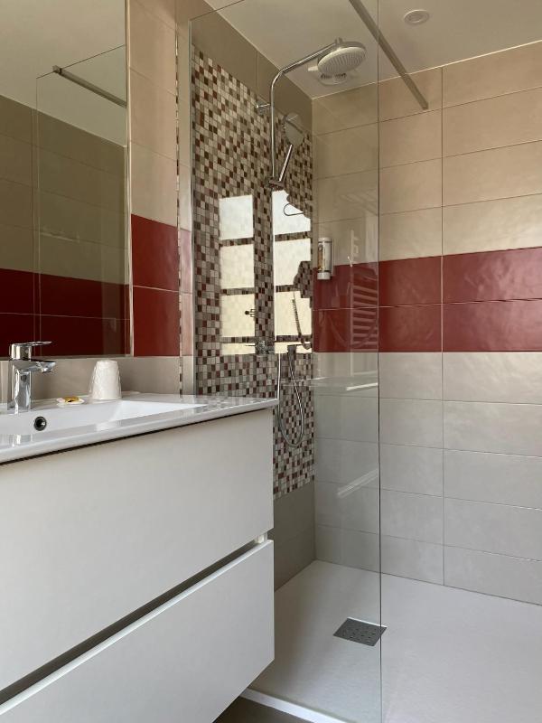 Superior Twin Room image 2