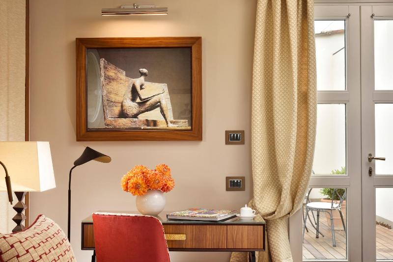 Premium Deluxe Double Room image 4